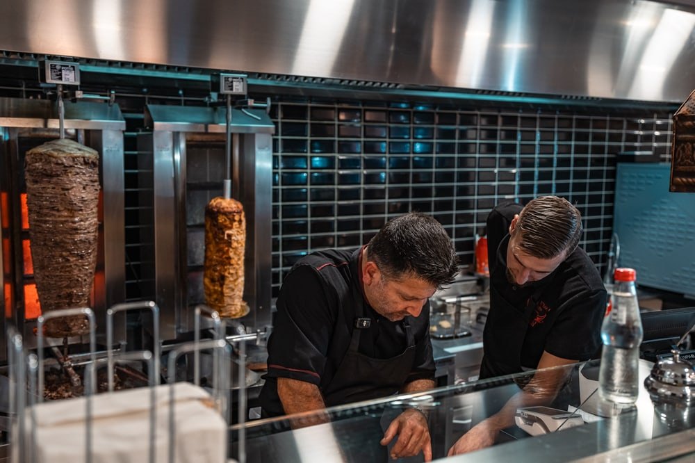 Team von Abu’s Steakdöner in der Küche